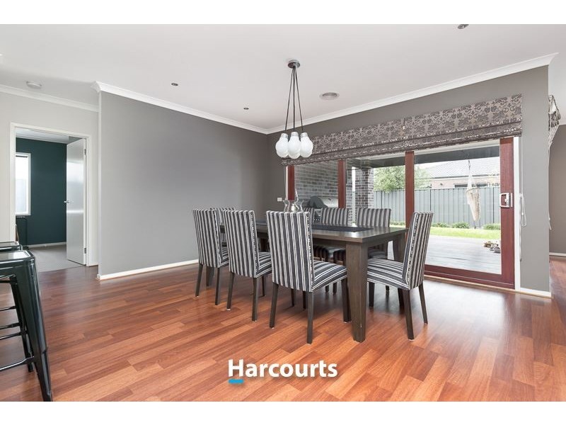 14 Peregrine Street, Cranbourne North VIC 3977