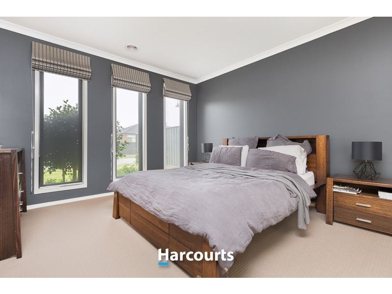 14 Peregrine Street, Cranbourne North VIC 3977