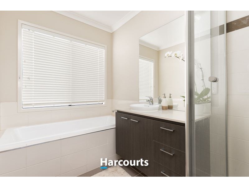 14 Peregrine Street, Cranbourne North VIC 3977