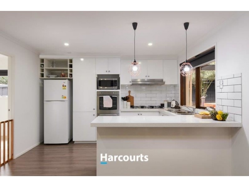 14 Magdalena Place, Berwick VIC 3806