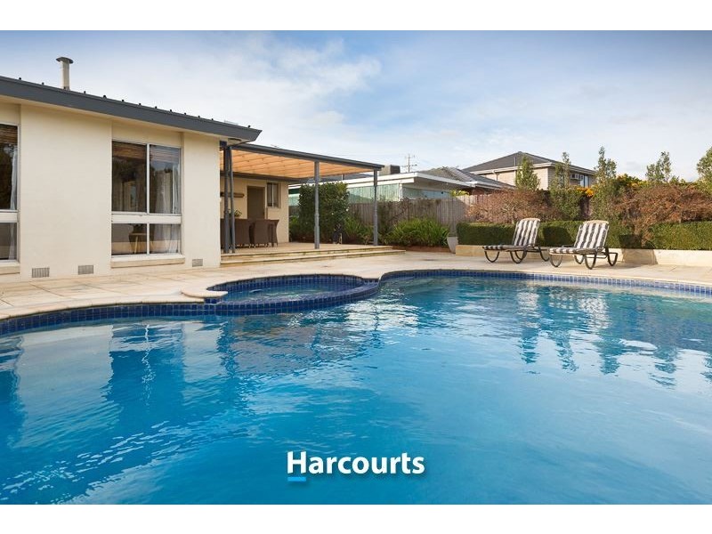 14 Glengariff Drive, Mulgrave VIC 3170