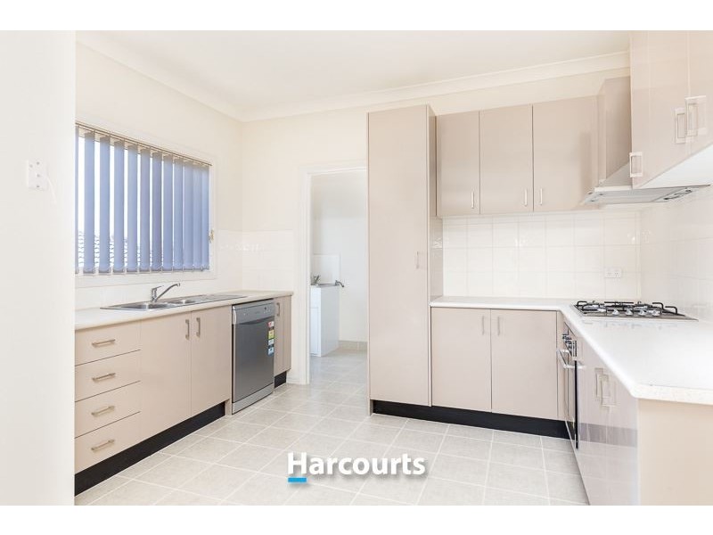 2/33 Portchester Blvd, Beaconsfield VIC 3807