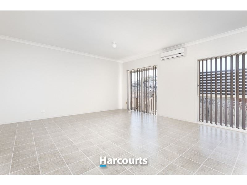 2/33 Portchester Blvd, Beaconsfield VIC 3807