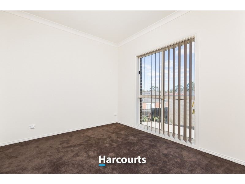 2/33 Portchester Blvd, Beaconsfield VIC 3807