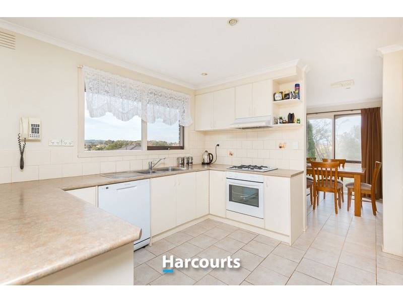 14 Outlook Drive, Berwick VIC 3806