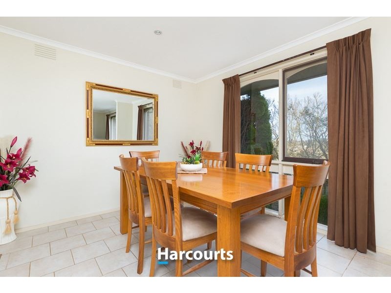 14 Outlook Drive, Berwick VIC 3806