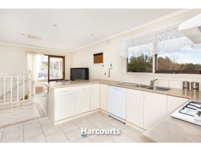 14 Outlook Drive, Berwick VIC 3806