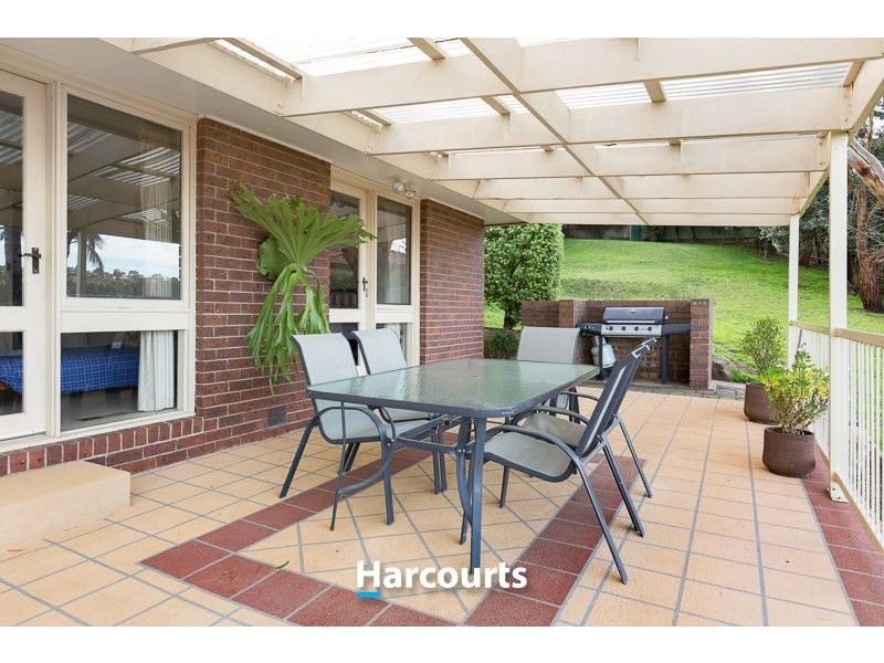 14 Outlook Drive, Berwick VIC 3806