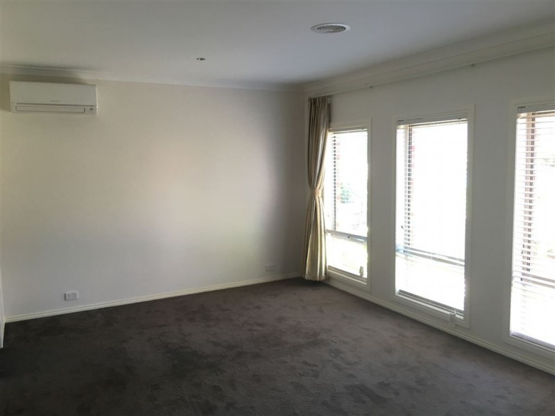 43 Riviera Drive, Berwick VIC 3806