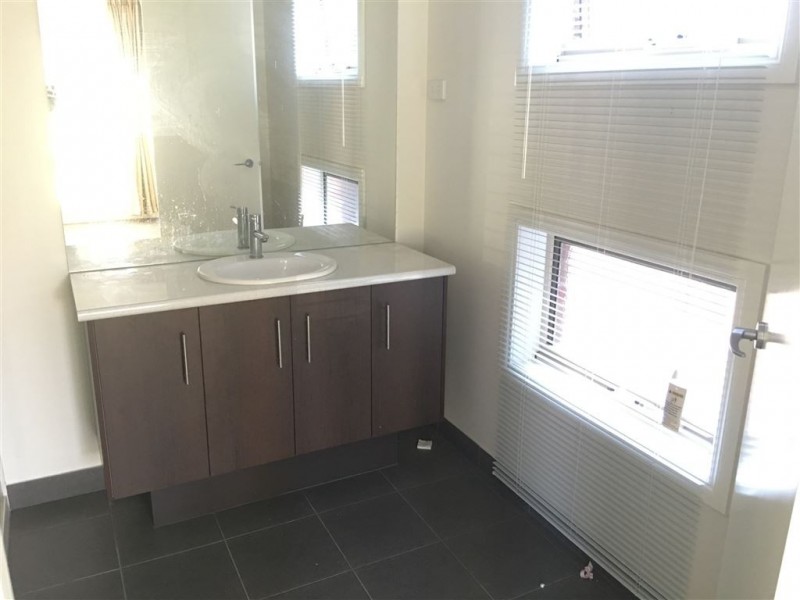 43 Riviera Drive, Berwick VIC 3806