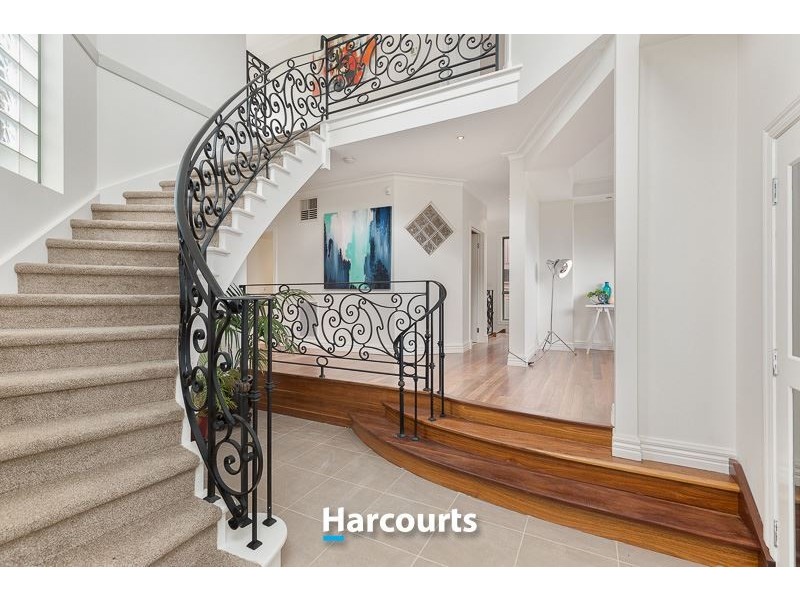 47 Lawrence Drive, Berwick VIC 3806