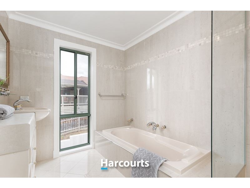 47 Lawrence Drive, Berwick VIC 3806