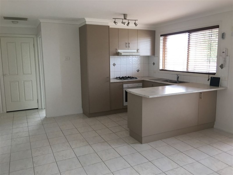 18 Ash Crescent, Pakenham VIC 3810