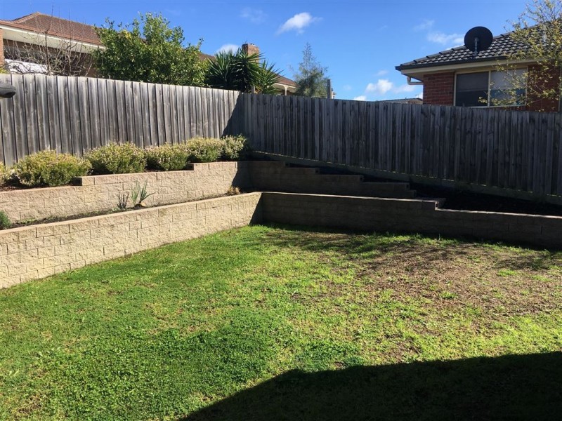 18 Ash Crescent, Pakenham VIC 3810