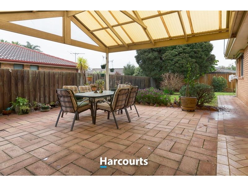 32 St Boswells Avenue, Berwick VIC 3806