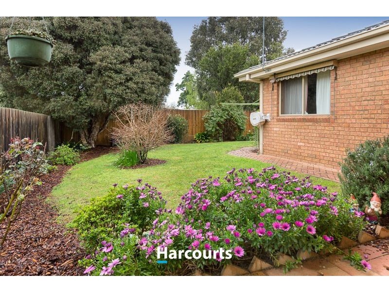 32 St Boswells Avenue, Berwick VIC 3806