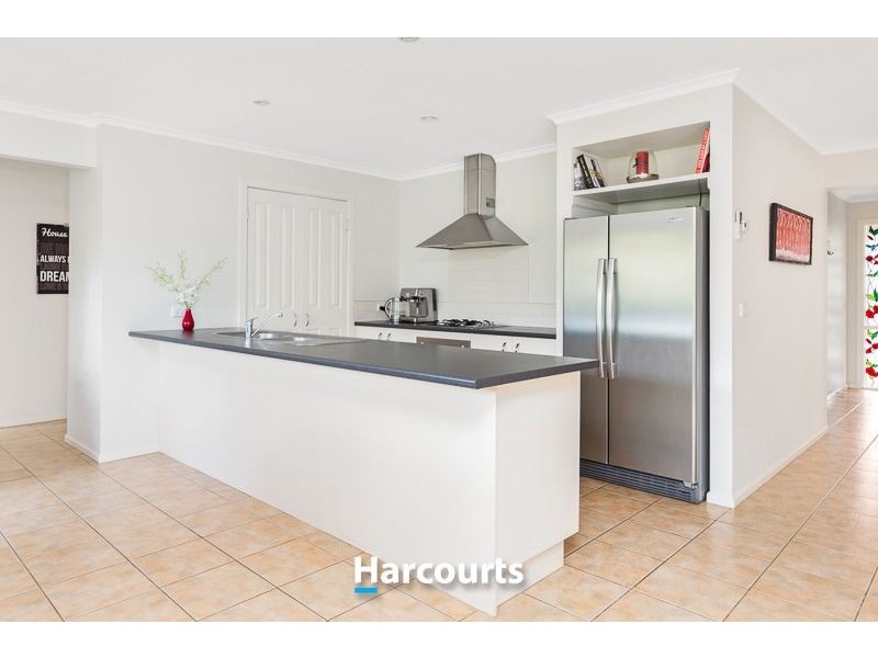 5 Ernest Crescent, Narre Warren South VIC 3805