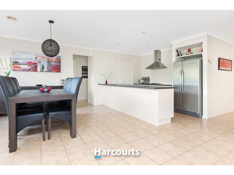 5 Ernest Crescent, Narre Warren South VIC 3805