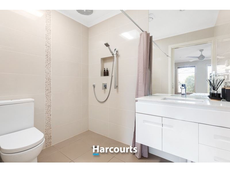 5 Ernest Crescent, Narre Warren South VIC 3805