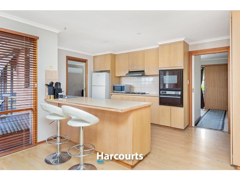 10 Mason Way, Berwick VIC 3806