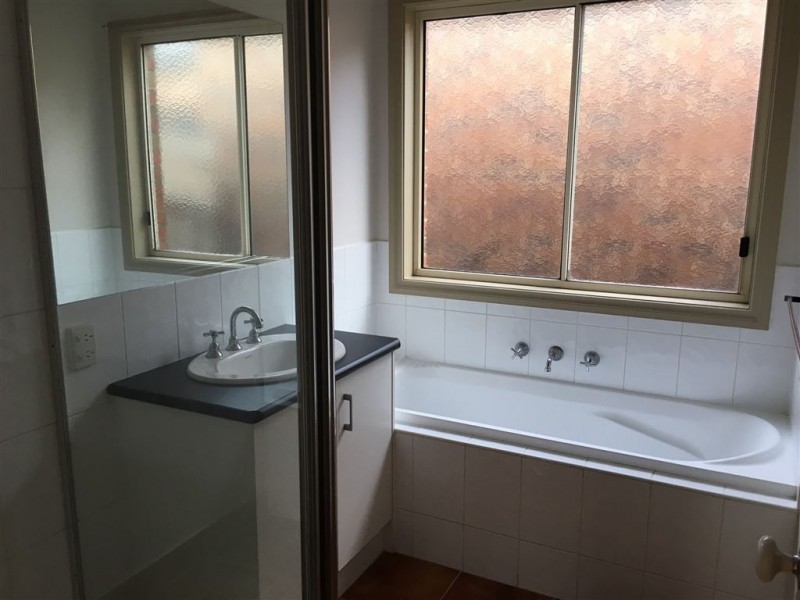 2/ 13 Kilvington Court, Berwick VIC 3806