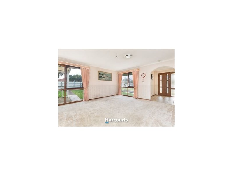 7 County Drive, Berwick VIC 3806