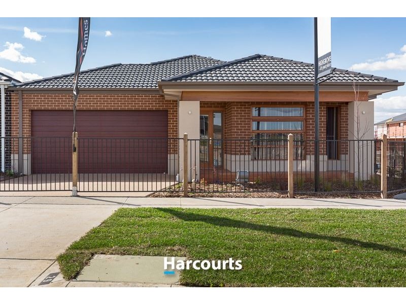 29 Newbridge Boulevard, Clyde North VIC 3978