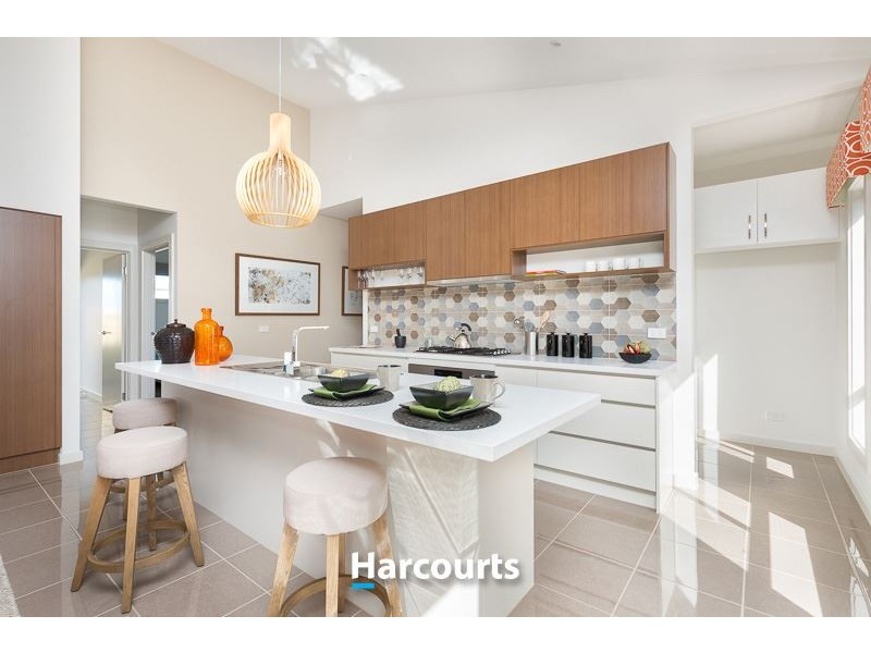 29 Newbridge Boulevard, Clyde North VIC 3978