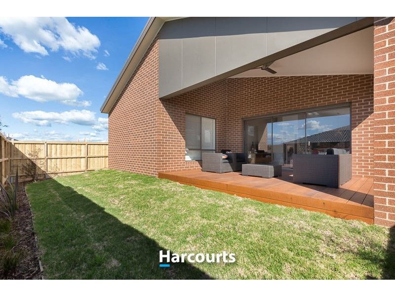 29 Newbridge Boulevard, Clyde North VIC 3978