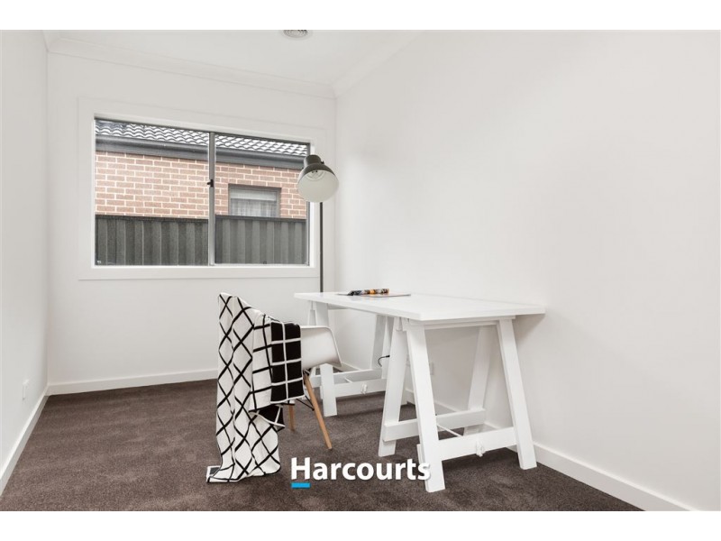 22 Hollingrove Avenue, Clyde North VIC 3978