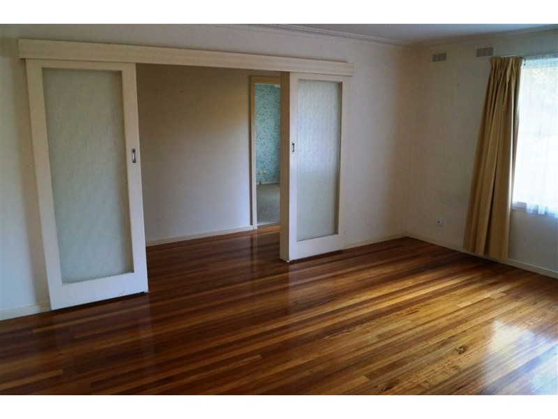 8 Evan Street, Berwick VIC 3806