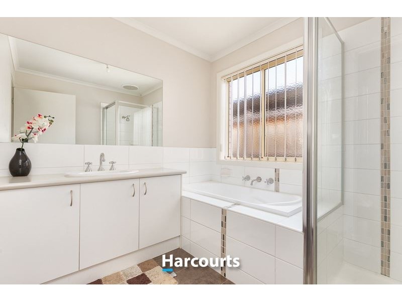 13 Brocker Street, Clyde North VIC 3978