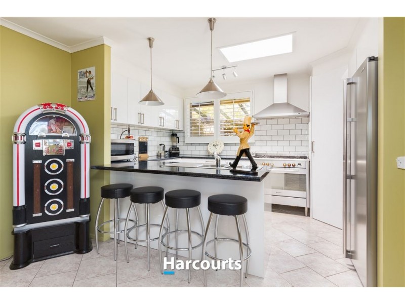 9 St James Court, Narre Warren VIC 3805