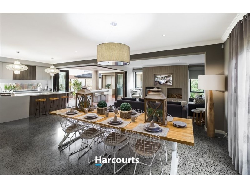 11 Flowerbloom Crescent, Clyde North VIC 3978