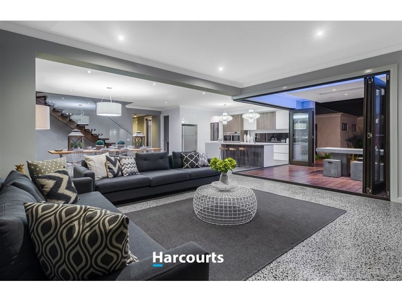 11 Flowerbloom Crescent, Clyde North VIC 3978