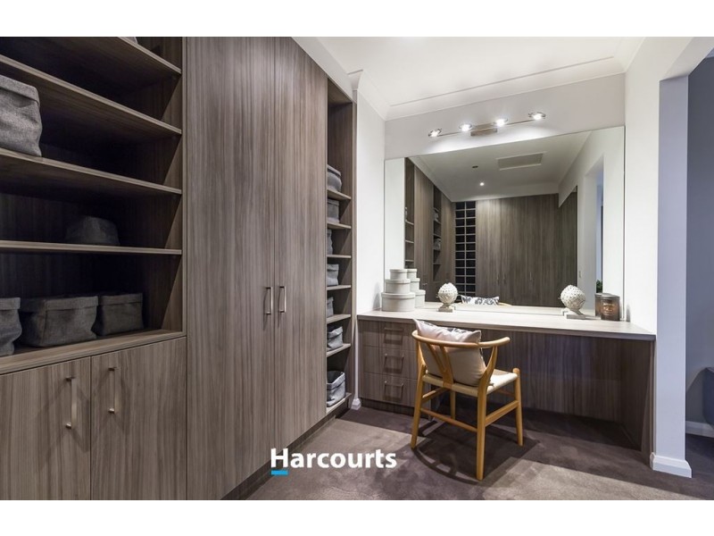 11 Flowerbloom Crescent, Clyde North VIC 3978