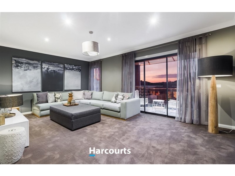 11 Flowerbloom Crescent, Clyde North VIC 3978