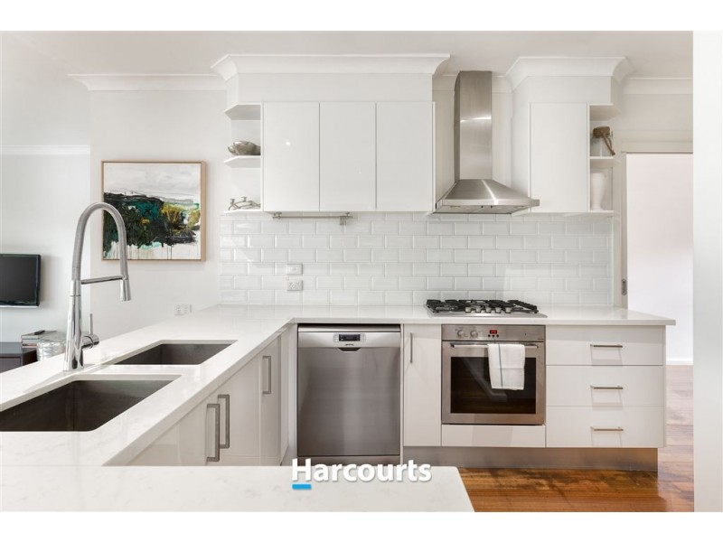 8 York Road, Berwick VIC 3806