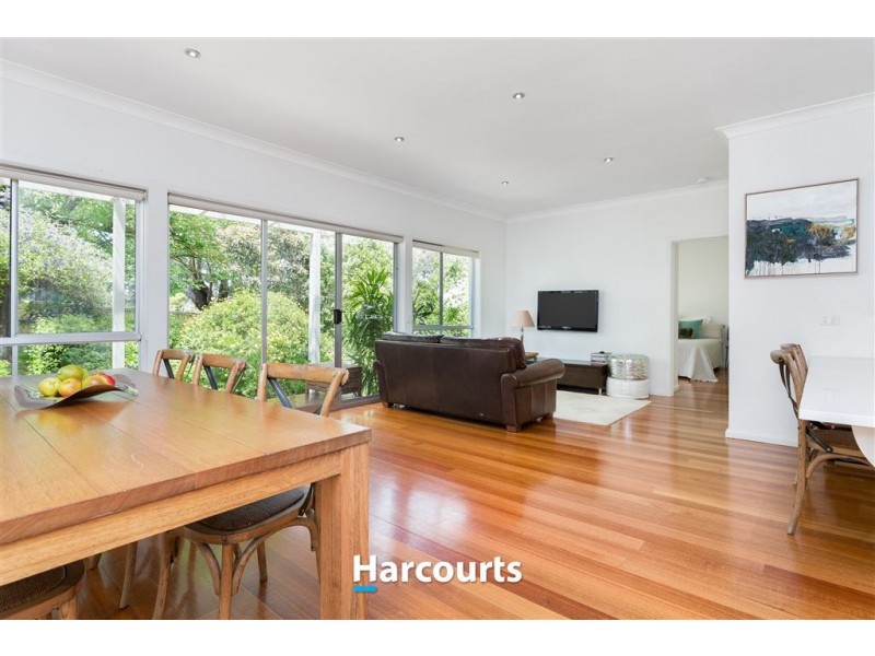 8 York Road, Berwick VIC 3806