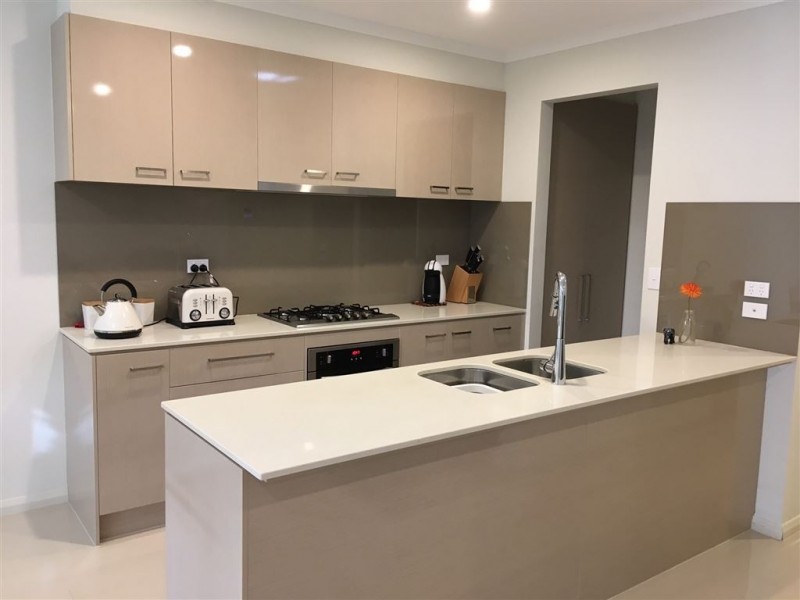 48 Elmtree Crescent, Clyde North VIC 3978