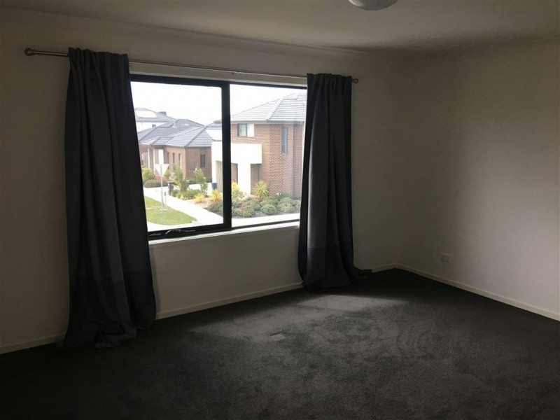 21 Curran Drive, Officer VIC 3809