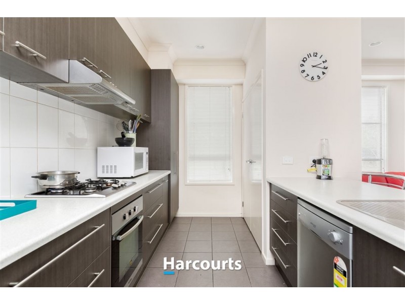 8 Petrel Circuit, Pakenham VIC 3810