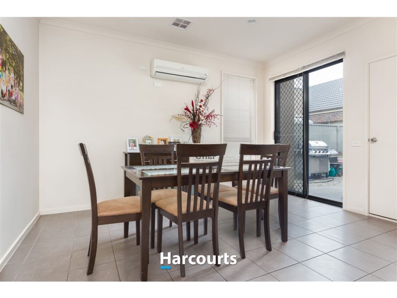 8 Petrel Circuit, Pakenham VIC 3810