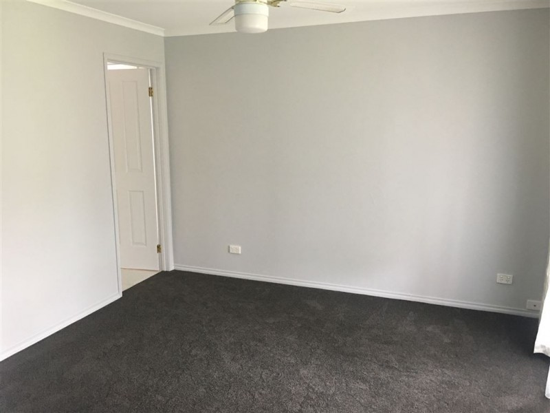 17 Glenn Erin Way, Berwick VIC 3806