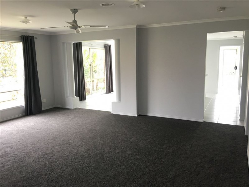 17 Glenn Erin Way, Berwick VIC 3806