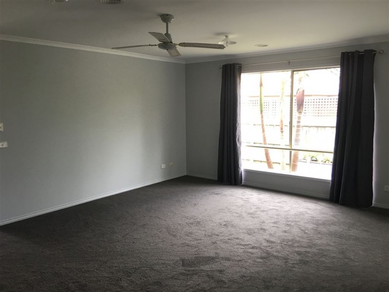 17 Glenn Erin Way, Berwick VIC 3806