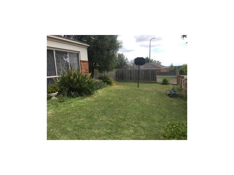 135 Bemersyde Drive, Berwick VIC 3806