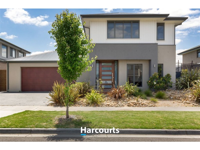 9 Serene Way, Clyde North VIC 3978