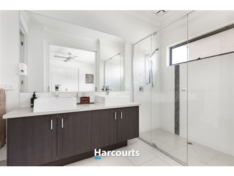 9 Serene Way, Clyde North VIC 3978