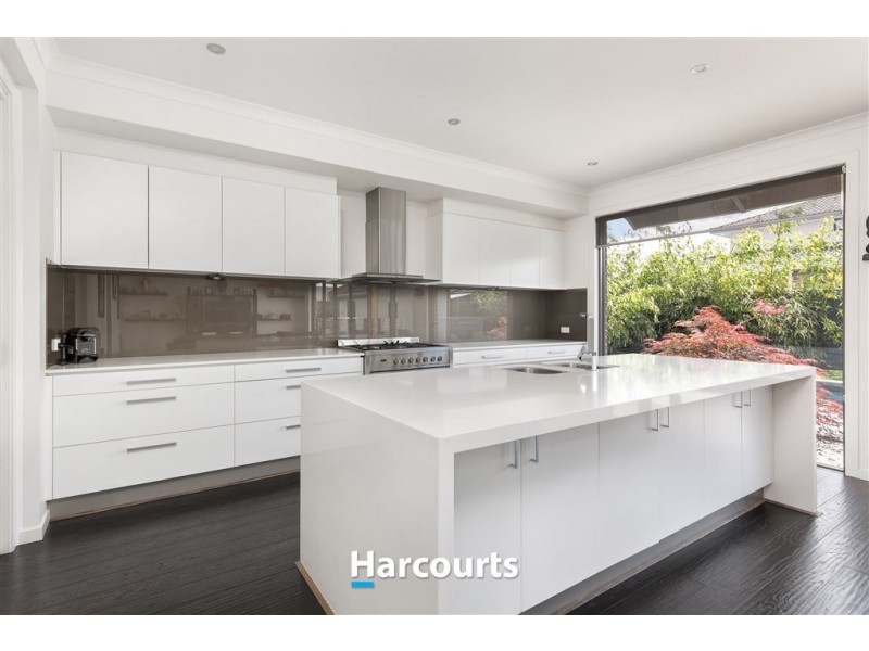 9 Serene Way, Clyde North VIC 3978